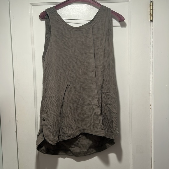 Olive Green textured long sleeveless tank with Jacket - Picture 2 of 6